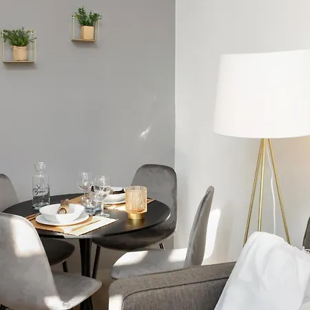 N1 Des Etudes Cosy Duplex Netflix Balcon Conciergeriedamecarcas Apartament